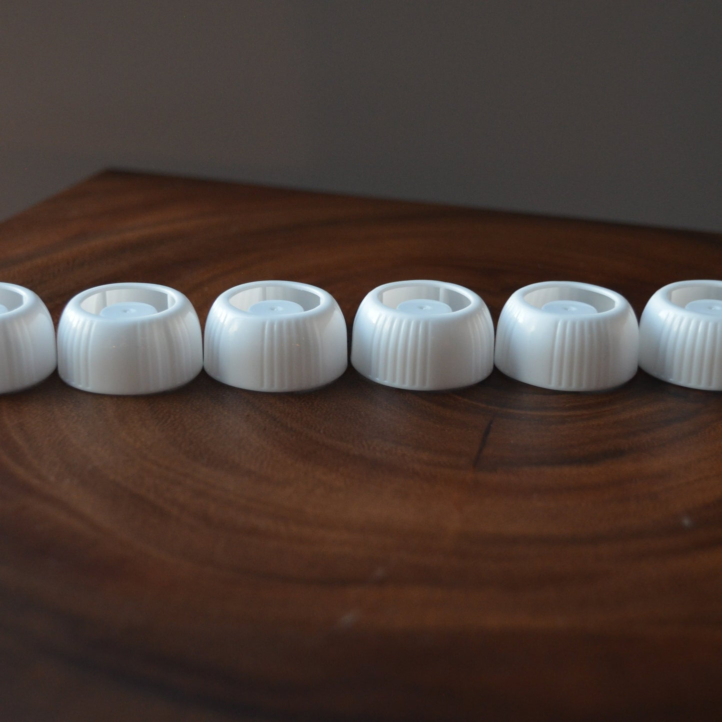 Extra caps for reusable food pouches (6x) Universal Reusable Plastic Caps - Set of 6