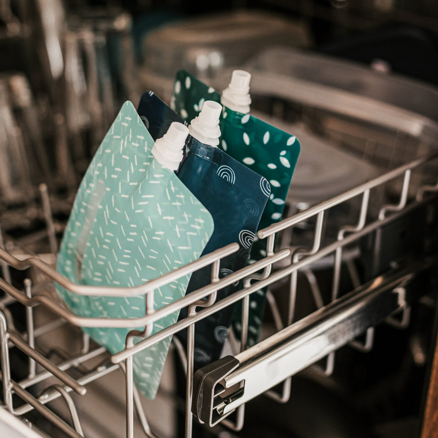 Pochette à compote réutilisable Kangoo dans un lave-vaisselle