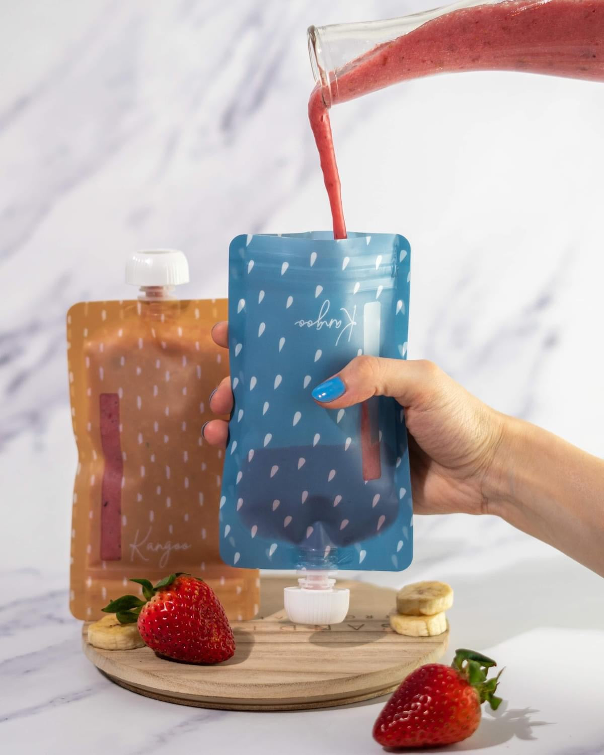 Pochette à compote réutilisable Kangoo à l'envers